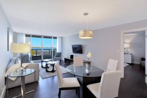 Miami Vibes! Biscayne Bay Water and Park Views!