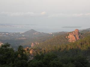 Appartements GRAND APPARTEMENT 7 PERSONNES PISCINE VUE EXCEPTIONNELLE BAIE DE CANNES CALME +++ : photos des chambres