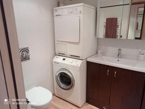 Studio mezzanine 32m² Tignes, balcon, wifi, lave-linge, séjour lit convertible - FR-1-449-184