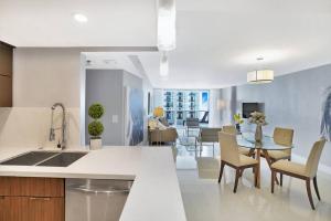 SeaDuced By Miami Skyline And Bay Views!