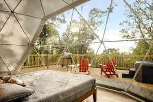 Luxe Dome w Hot Tub, Full Bath & Mountain View - Capon Bridge