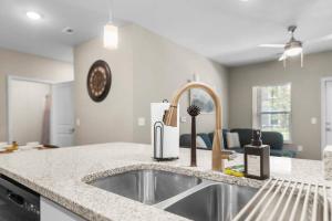 Luxury Living: 1BR Condo w Resort-Style Amenities