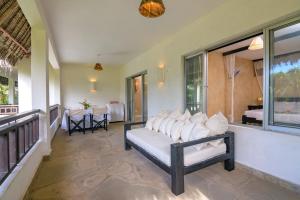 APART NO 210 situated at Lawfords beach resort