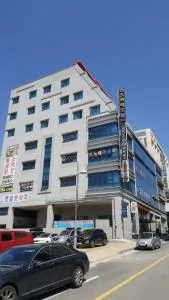 Sky Hotel - 安山市