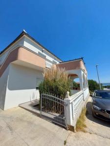 Apartments with parking space Kraj, Pasman - 335
