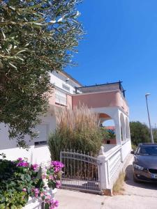 Apartments with parking space Kraj, Pasman - 335