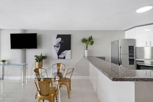 Dance with me! Water and Park Views!