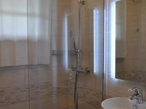 Appartement charmant près des pistes avec balcon et parking - FR-1-693-75