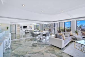 Sea Forever! Miami Skyline And Water Views