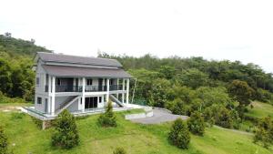 Villa with Titiwangsa Hill View
