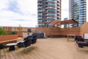 Wyndel Apartments One Bedroom MEL83510S
