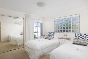 Nelson Bay Apartment with views over the Marina