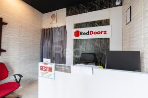 RedLiving Apartemen Green Lake View Ciputat - Aurora Rooms