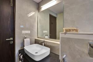 StayVistas Tryst with Valleys - Hill-View Villa with Private Pool, Jacuzzi & Games Room