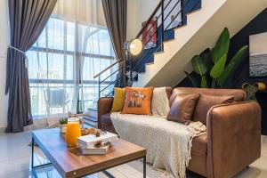 Urban Duplex v Balcony- 2R2B Up to 7Pax, MontKiara by Verano