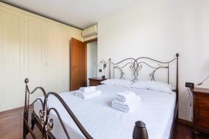 GuestHost - Apartment with Balcony nearby M3 Subway Yellow Line