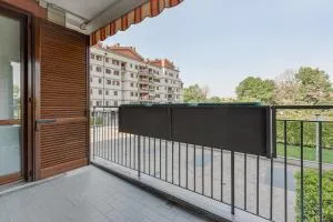 Apartment with Balcony nearby M3 Subway Yellow Line - Cusano Milanino