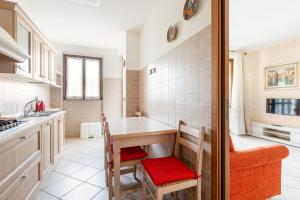 GuestHost - Apartment with Balcony nearby M3 Subway Yellow Line