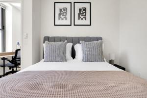 Back Bay 1BR w WD Gym 2 blocks to T BOS-641