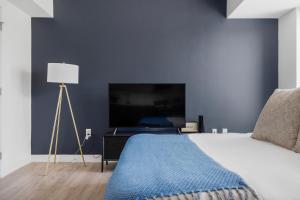 Central Square studio w gym wd nr red line BOS-881