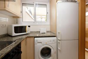 Lets Holidays Big terrace house with parking