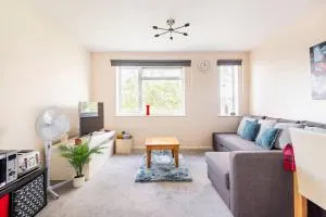 Immaculate 2 - Bedroom House in Milton Keynes - ليفتون بوزارد