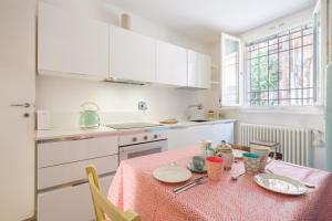 San Mamolo Apartment by Studio Vita
