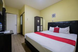 RedDoorz near Surabaya Town Square