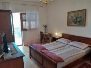 Apartments Adelheid in Biograd, close to the beach 