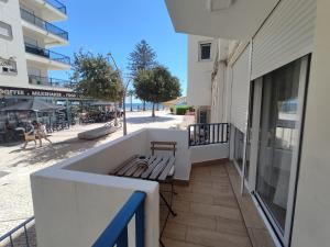 T1 Rosa dos Ventos, AC & Terrace - Casas & Papéis