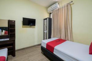 RedDoorz near Surabaya Town Square