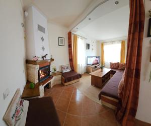 Vila Mikdonia - Predelut Home