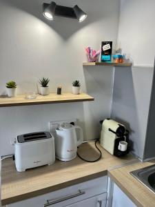 Perle rare à 250m de la plage ! Climatisé avec Parking, balcon & WiFi