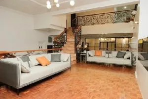 Honey Suite Room Inside Bee Cafe Cebu at Ayala Area - Tabok