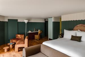 Wildflower Terrace room in Cowley Manor Hotel
