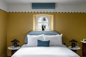 Wildflower room in Cowley Manor Hotel
