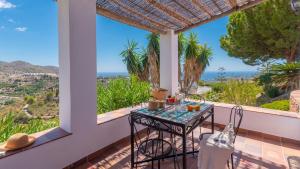 Cortijo La Vina Frigiliana by Ruralidays