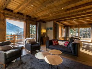 Chalets Chalet luxueux 4****, calme, proche pistes ski, 10 pers, WiFi, parking - FR-1-304-196 : photos des chambres