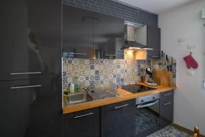 Maisons de vacances Cosy House Near Paris 4 Bedrooms, Metro, Parking : photos des chambres