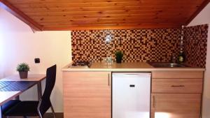 Mari-Christi Apartments