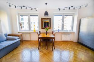 Charming Apt next to Lazienki Park and City Center