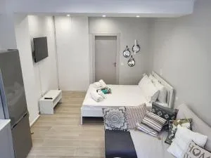 Little Fox Corfu 3 - Alepou