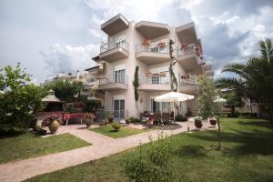 Apartments Eleni 4 Seasons Halkidiki Greece