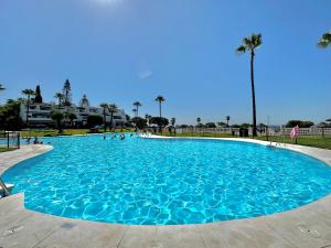 Lunamar front line beach - EaW Homes