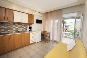 Apartments Eleni 4 Seasons