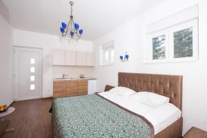 Aida Apartments and Rooms for couples and families FREE PARKING