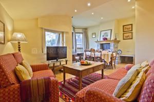 Three-Bedroom Apartment (8 Adults) with Parking room in Apartarent 1500