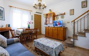 Gorgeous Home In Santa Pola With Wifi