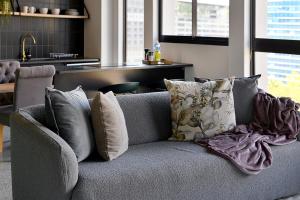 Ira - Luxury Apt with City & Mountain Views