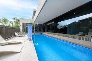 Putney Brand New Luxury House Pool & Waterview - Beecroft